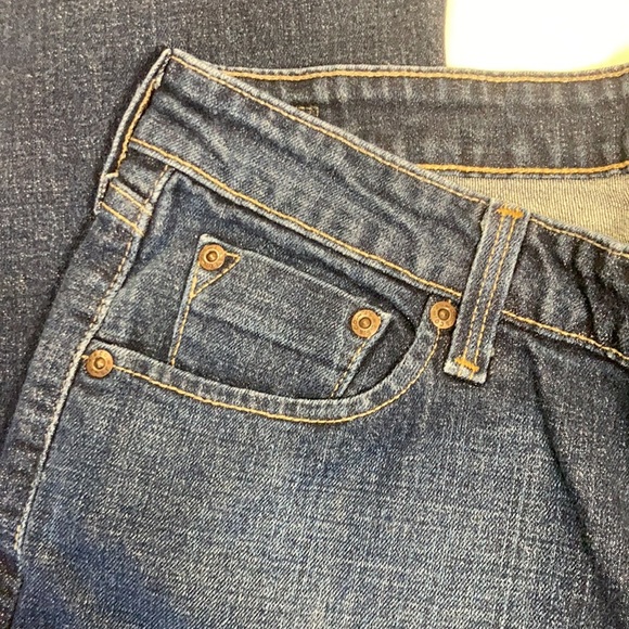 🎉HP🎉Levi’s low rise bootcut Jeans - Picture 4 of 10